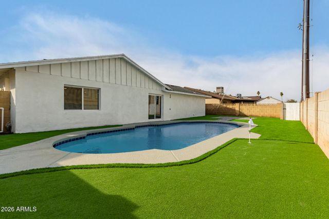 516 E GREENWAY Drive, Tempe, AZ 85282