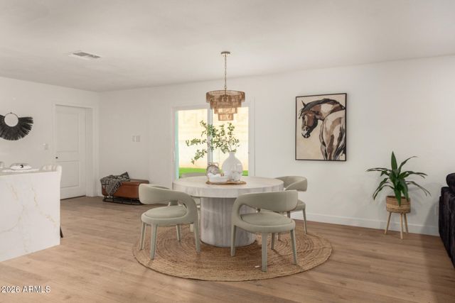 516 E GREENWAY Drive, Tempe, AZ 85282