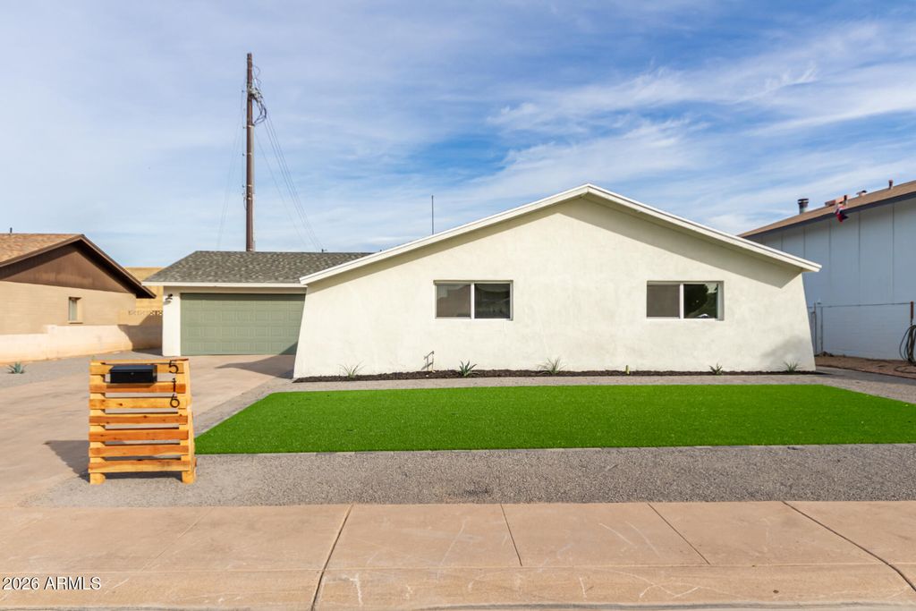 516 E GREENWAY Drive, Tempe, AZ 85282