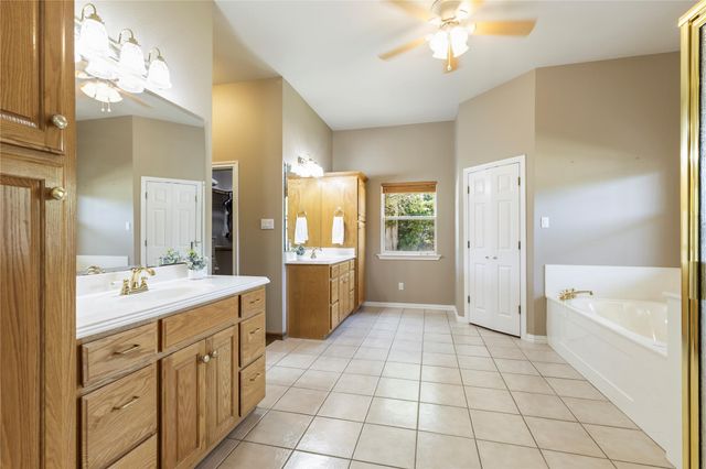 515 Liberty DR, Liberty Hill, TX 78642
