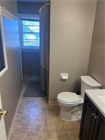 502 NE Ash Street, Lee's Summit, MO 64063