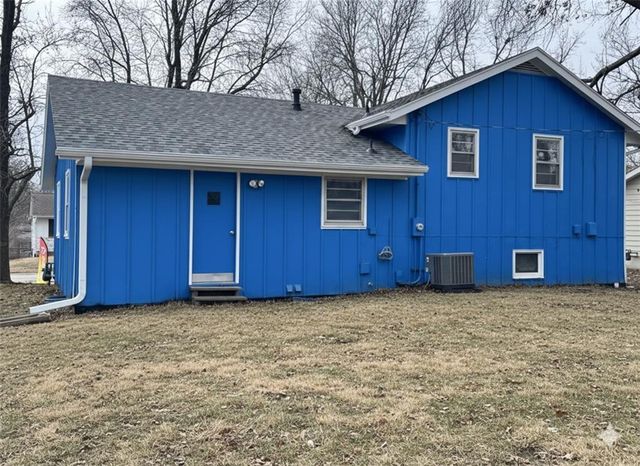 502 NE Ash Street, Lee's Summit, MO 64063