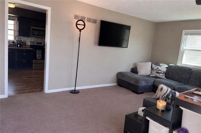 502 NE Ash Street, Lee's Summit, MO 64063