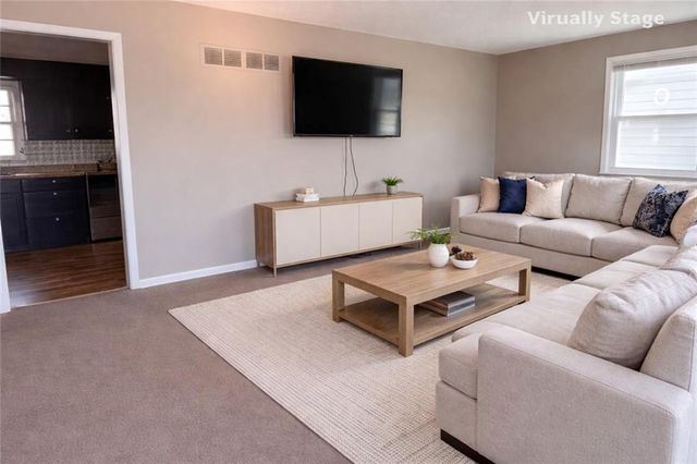 502 NE Ash Street, Lee's Summit, MO 64063