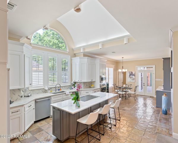 404 Doyle Drive, Lafayette, LA 70508