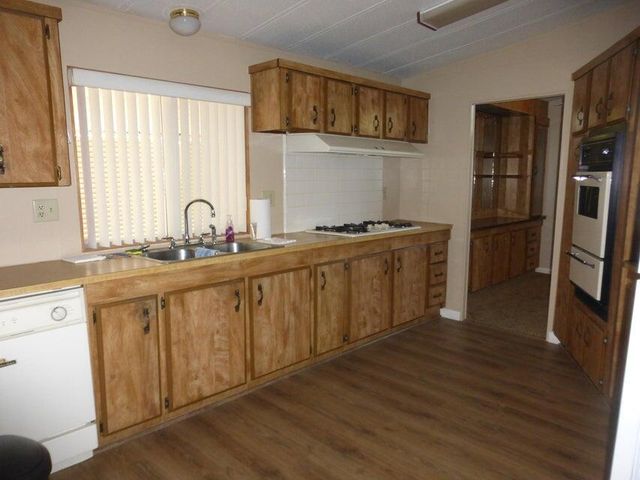 2627 W Midvalley Avenue 5, Visalia, CA 93277