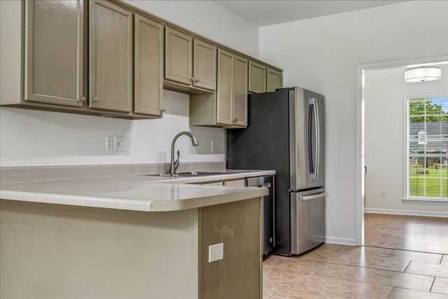 305 CAITLIN DR, Oakland, TN 38060
