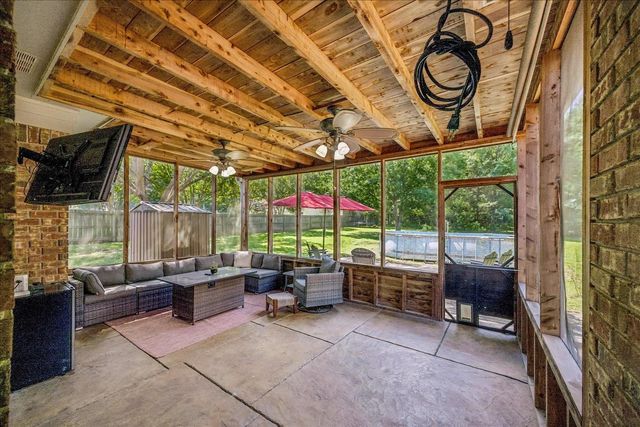 305 CAITLIN DR, Oakland, TN 38060
