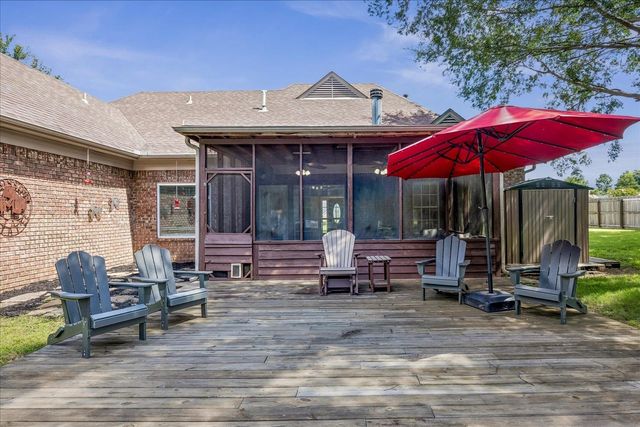 305 CAITLIN DR, Oakland, TN 38060