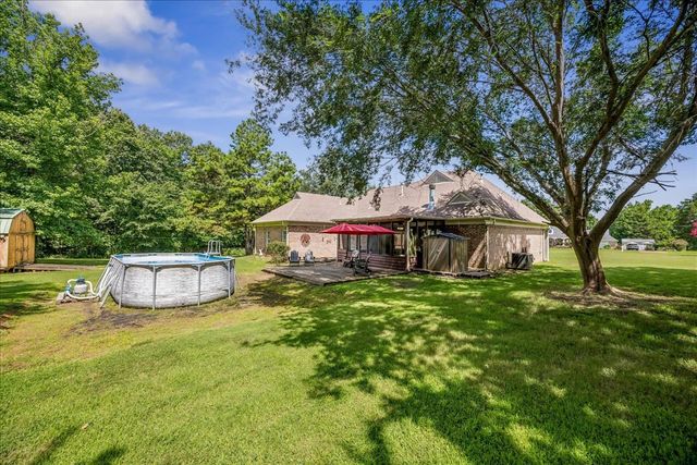 305 CAITLIN DR, Oakland, TN 38060