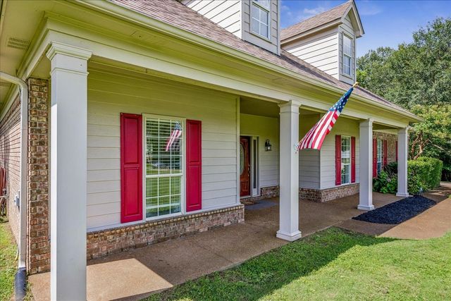 305 CAITLIN DR, Oakland, TN 38060