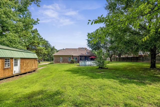 305 CAITLIN DR, Oakland, TN 38060