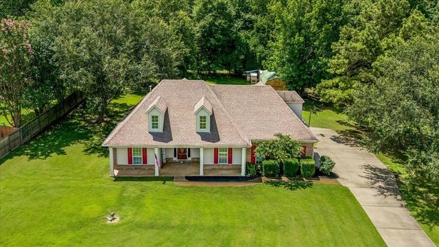 305 CAITLIN DR, Oakland, TN 38060