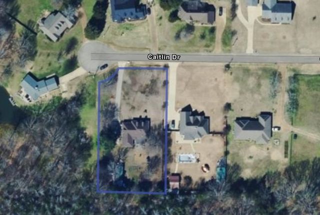 305 CAITLIN DR, Oakland, TN 38060
