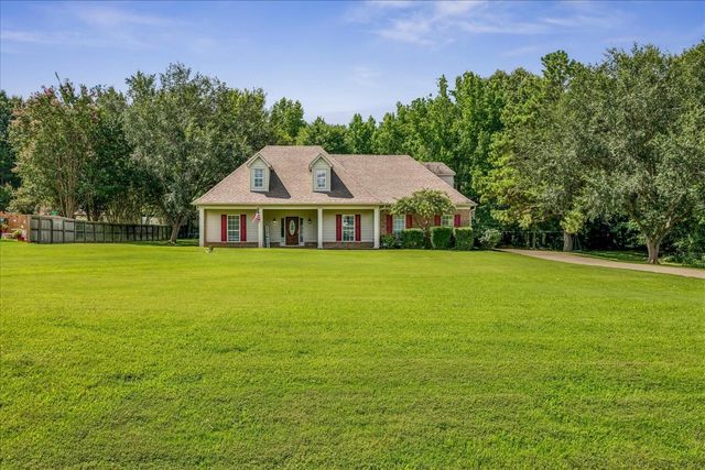 305 CAITLIN DR, Oakland, TN 38060