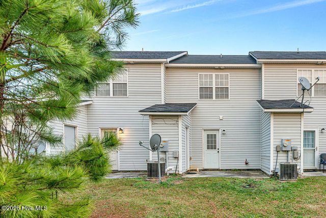 909 Timberlake Trail, Jacksonville, NC 28546