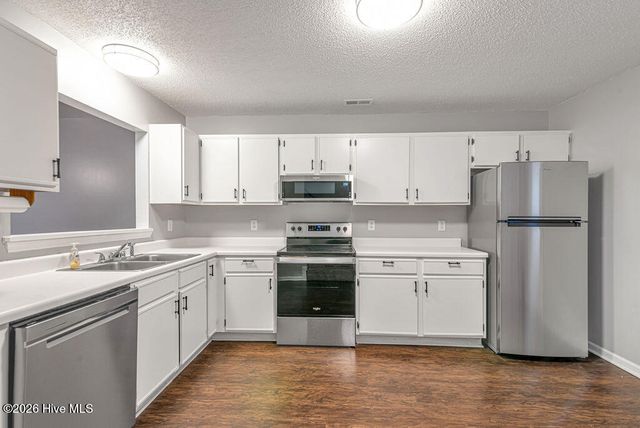 909 Timberlake Trail, Jacksonville, NC 28546