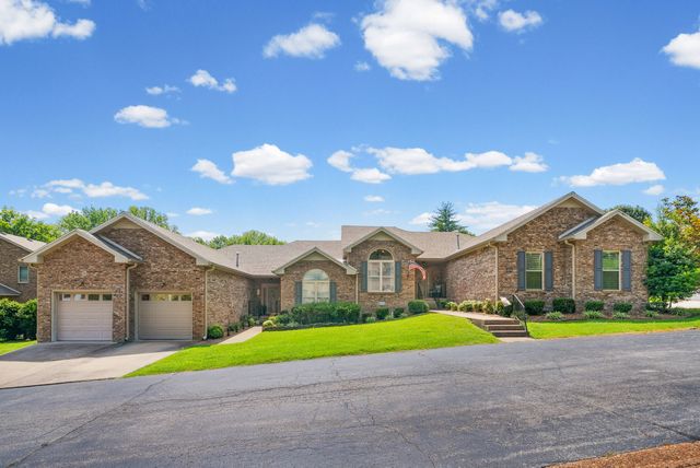414 Country Club Ct, Clarksville, TN 37043