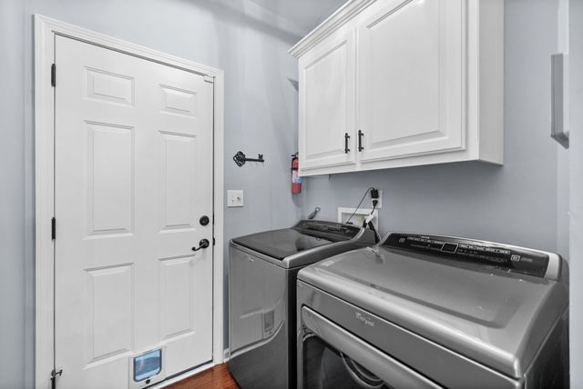 414 Country Club Ct, Clarksville, TN 37043