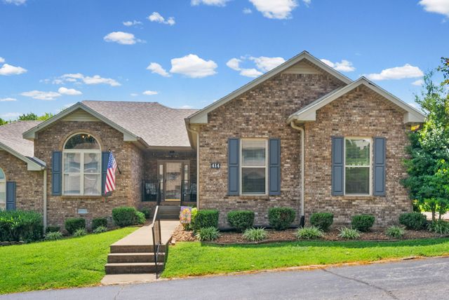 414 Country Club Ct, Clarksville, TN 37043
