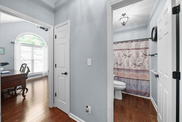 414 Country Club Ct, Clarksville, TN 37043