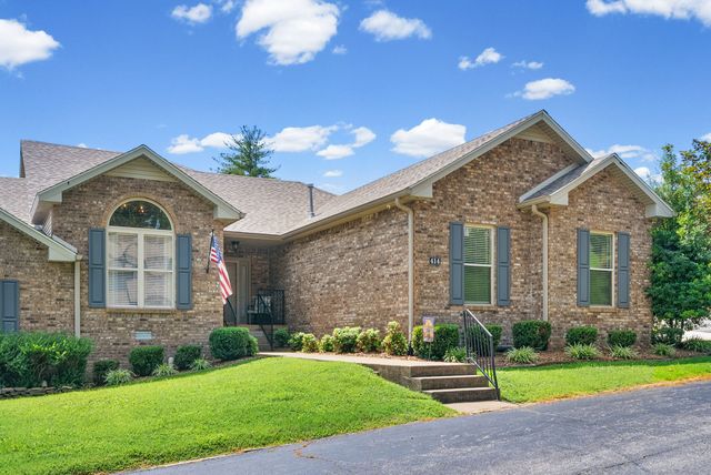414 Country Club Ct, Clarksville, TN 37043