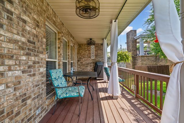 414 Country Club Ct, Clarksville, TN 37043