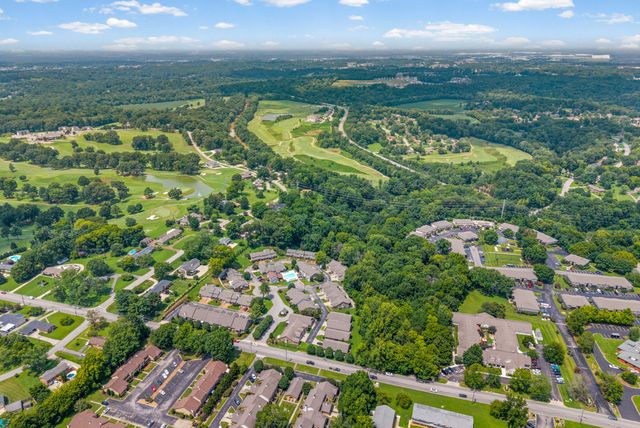 414 Country Club Ct, Clarksville, TN 37043