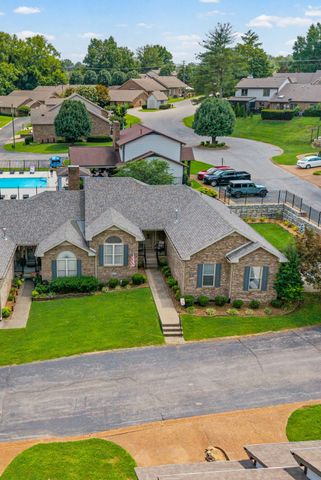 414 Country Club Ct, Clarksville, TN 37043