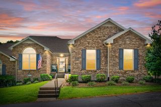 414 Country Club Ct, Clarksville, TN 37043