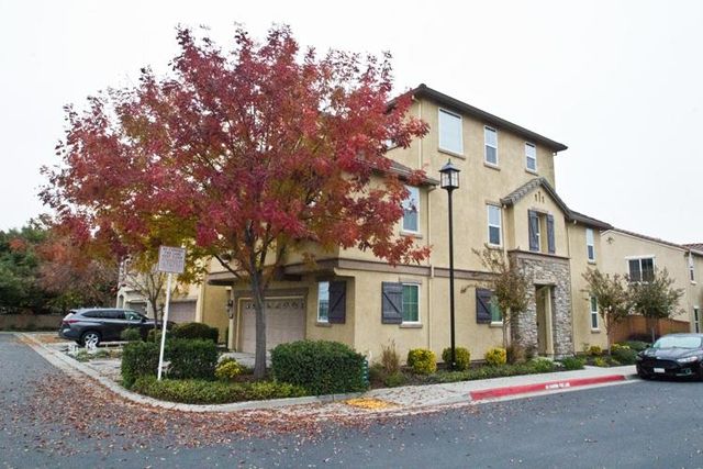 2116 Camino Real Way, Roseville, CA 95747