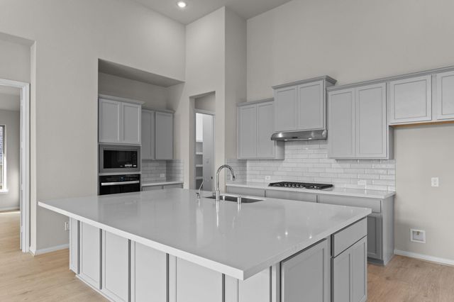 2318 Gleaming Pear Drive, Manvel, TX 77578