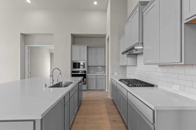 2318 Gleaming Pear Drive, Manvel, TX 77578