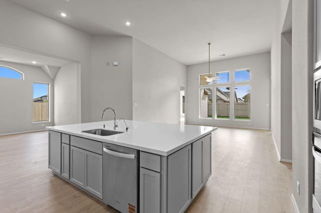 2318 Gleaming Pear Drive, Manvel, TX 77578