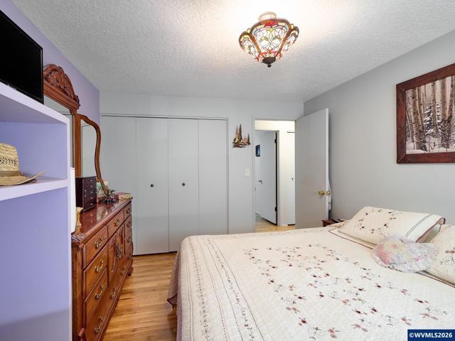 1215 Stanfield Rd, Woodburn, OR 97071