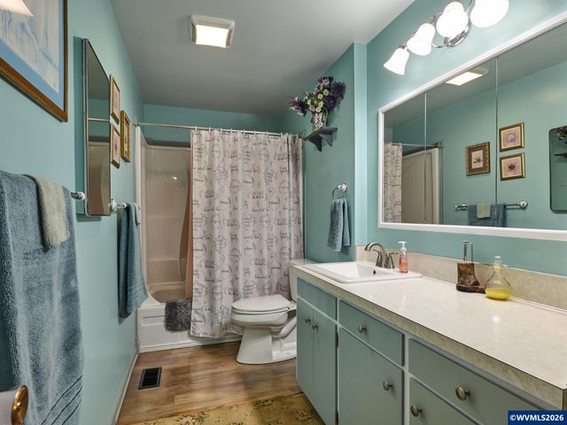 1215 Stanfield Rd, Woodburn, OR 97071