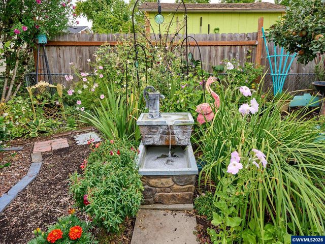 1215 Stanfield Rd, Woodburn, OR 97071