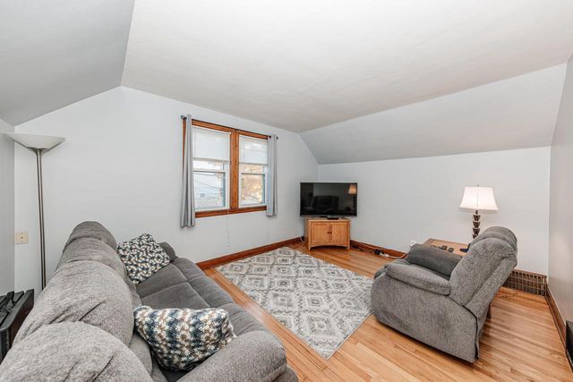 1008 Rawson AVENUE, South Milwaukee, WI 53172