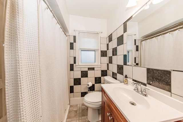 1008 Rawson AVENUE, South Milwaukee, WI 53172