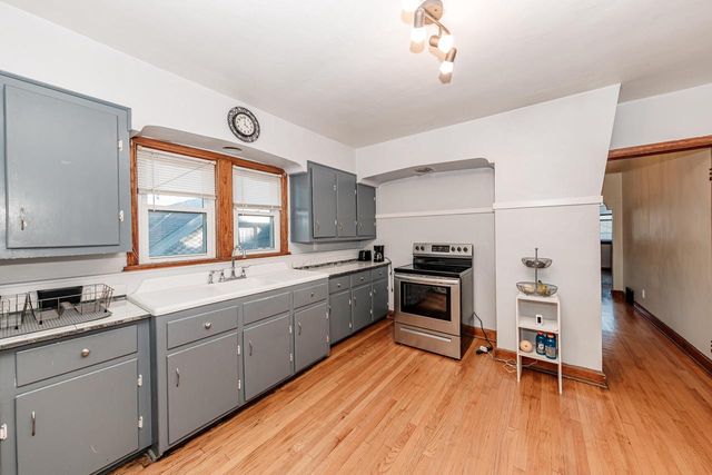 1008 Rawson AVENUE, South Milwaukee, WI 53172