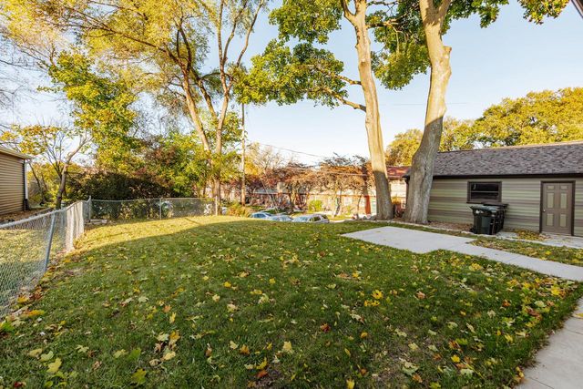 1008 Rawson AVENUE, South Milwaukee, WI 53172