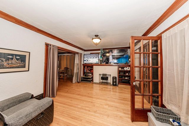 1008 Rawson AVENUE, South Milwaukee, WI 53172