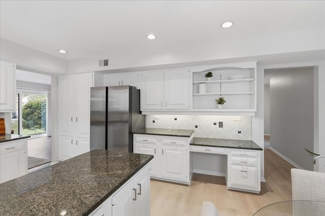 4568 Lindenwood Lane, Northbrook, IL 60062