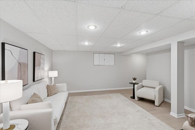 4568 Lindenwood Lane, Northbrook, IL 60062