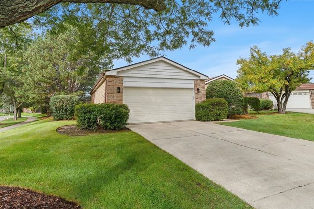 4568 Lindenwood Lane, Northbrook, IL 60062