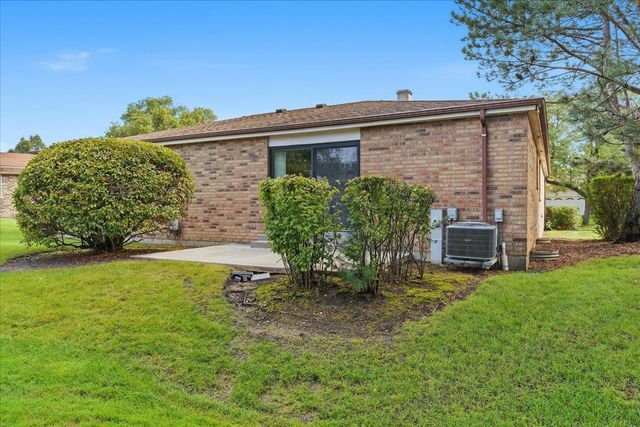 4568 Lindenwood Lane, Northbrook, IL 60062