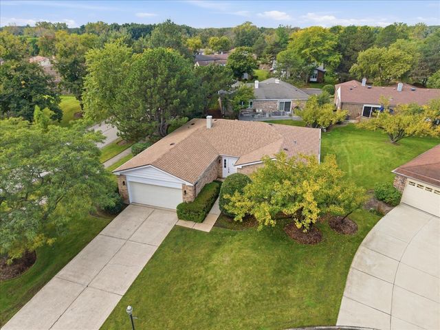 4568 Lindenwood Lane, Northbrook, IL 60062