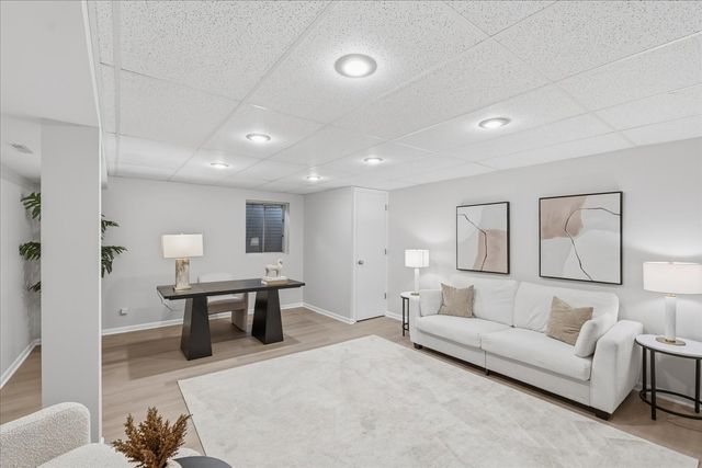 4568 Lindenwood Lane, Northbrook, IL 60062