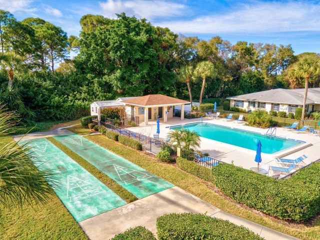 7461 W COUNTRY CLUB DRIVE N 206, Sarasota, FL 34243