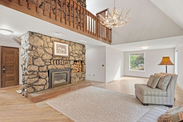 9216 Thomas Mallen Rd, Cheney, WA 99004